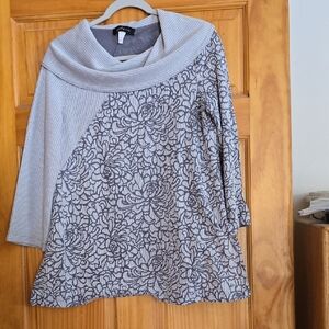 Yushi Chic Floral Mixed Media Tunic Top